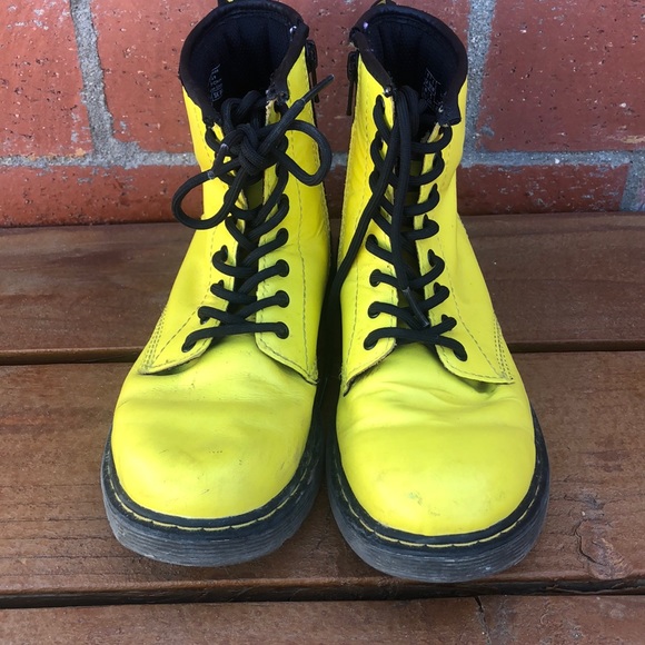 Bright yellow Docs. - Picture 1 of 4